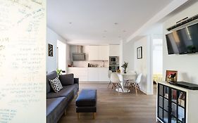 Apartamento Moderno En Triana 2 Dormitorios Y Aire Acondicionado